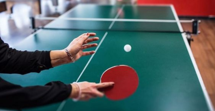 Olahraga Pingpong Atau Tenis Meja Menggunakan Bet