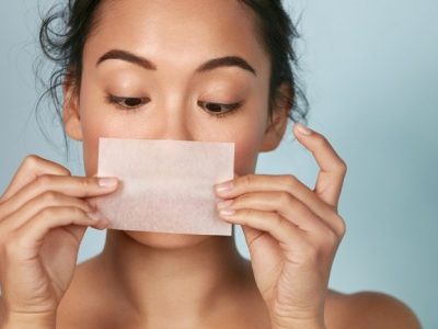 Kondisi Kulit Berminyak Pada Wajah Seseorang