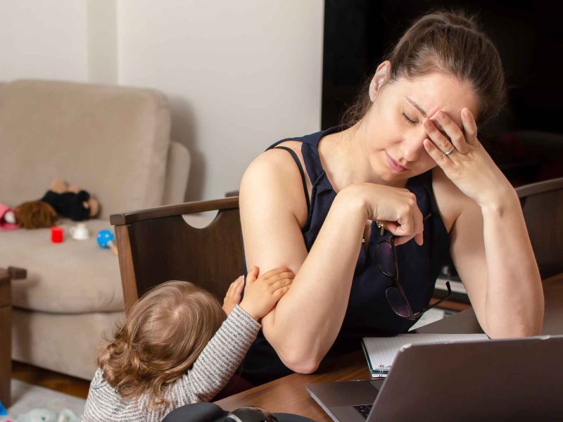 Parental Burnout Meningkat Akibat Tekanan Peran Ganda