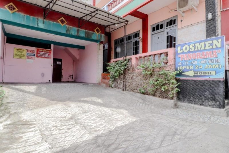Penginapan Sederhana Losmen Yang Telah Bangkrut