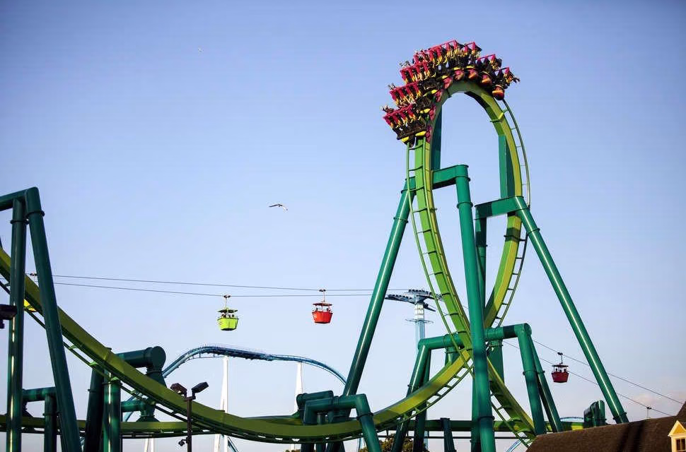 Wahana Permainan Adrenalin Rollercoaster Yang Menegangkan