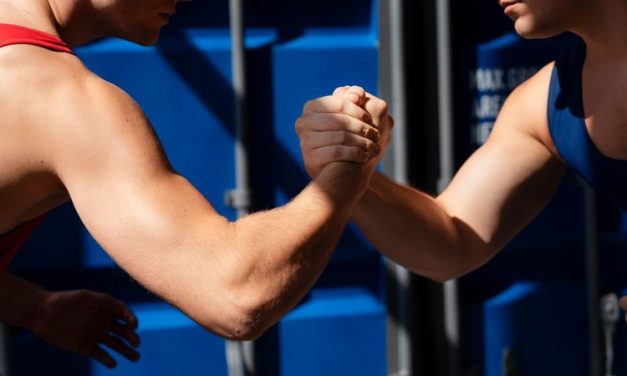 Olahraga Kekuatan Tangan Pada Sebuah Adu Panco