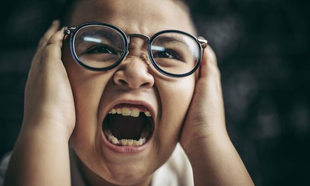 Solusi Pakar Saat Anak Tantrum Di Tempat Umum