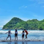 Butuh Ketenangan? Intip Pantai Tersembunyi Di Kebumen