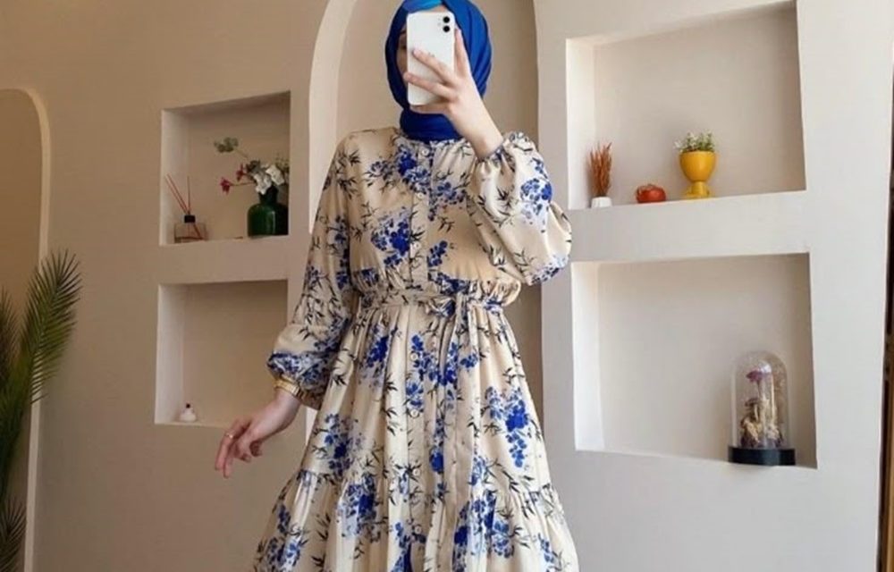 Mau Tampil Anggun? Coba Pakai Setelan Gamis Floral Ini