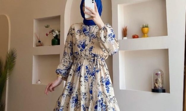 Mau Tampil Anggun? Coba Pakai Setelan Gamis Floral Ini