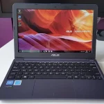 Review Jujur Asus E203: Laptop Murah Yang Gak Murahan