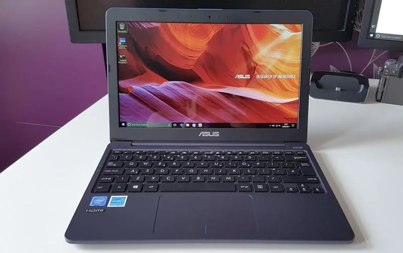 Review Jujur Asus E203: Laptop Murah Yang Gak Murahan