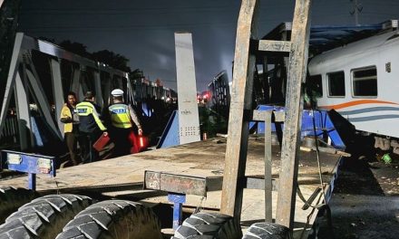 Tabrak Becak, Sopir Truk Pemkot Semarang Kena Sanksi!