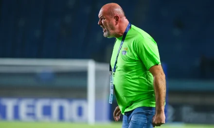 Bukan Instan, Ini Perjalanan Karier Bojan Hodak