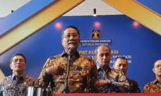 Menkum: WNI Jadi Tentara AS Tanpa Izin Presiden Ilegal!