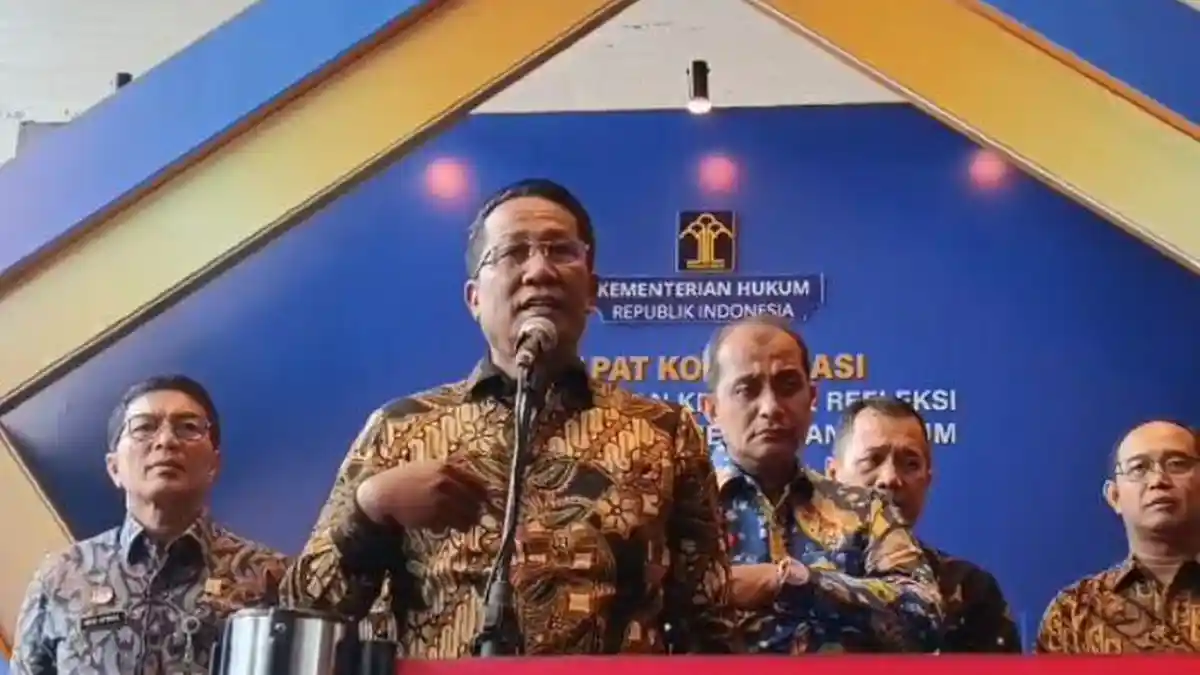 Menkum: WNI Jadi Tentara AS Tanpa Izin Presiden Ilegal!