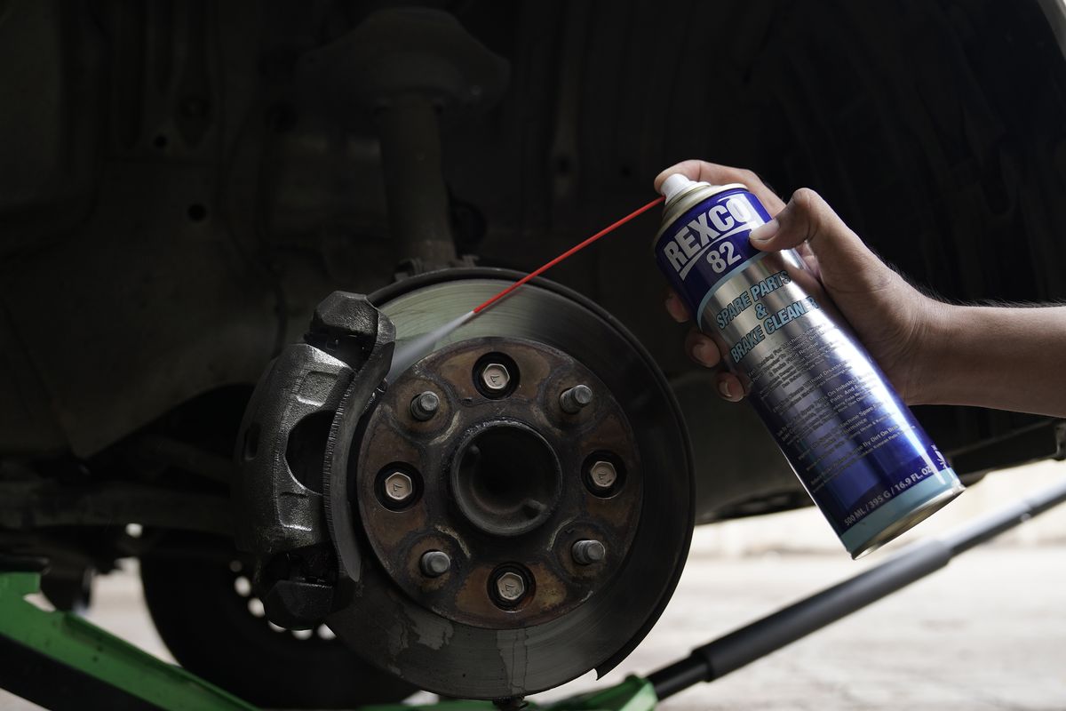 Ampuh! Brake Cleaner Untuk Bersihkan Rem Kotor & Decit