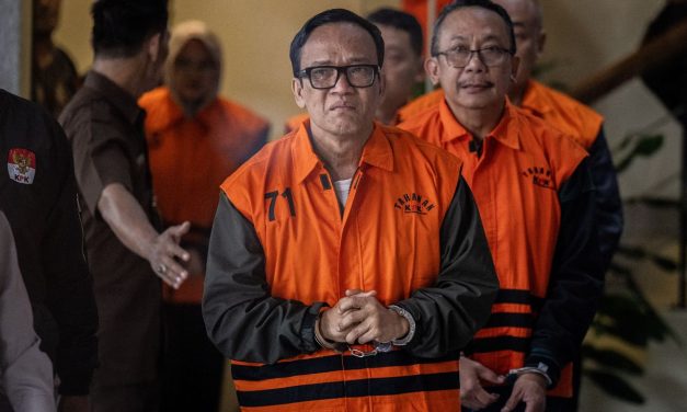 Resmi Di Tahan, Immanuel Ebenezer Pakai Rompi Oranye KPK