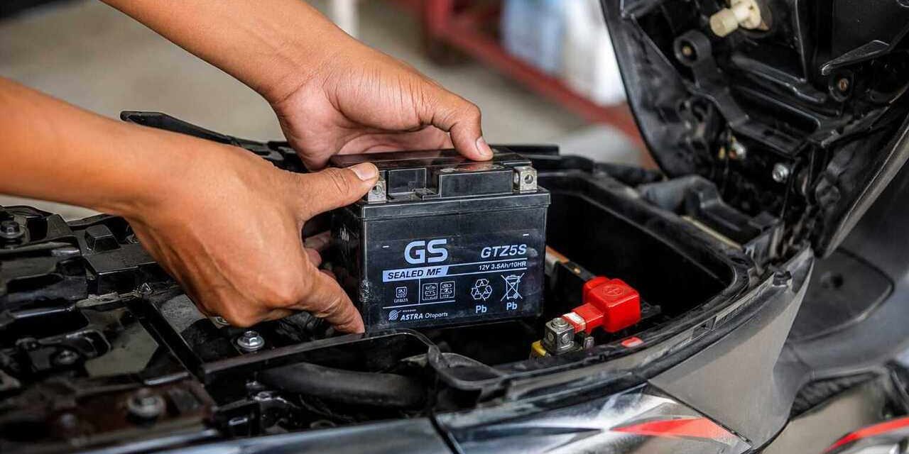 Jangan Tunggu Mogok! Ini Ciri Aki Motor Lemah