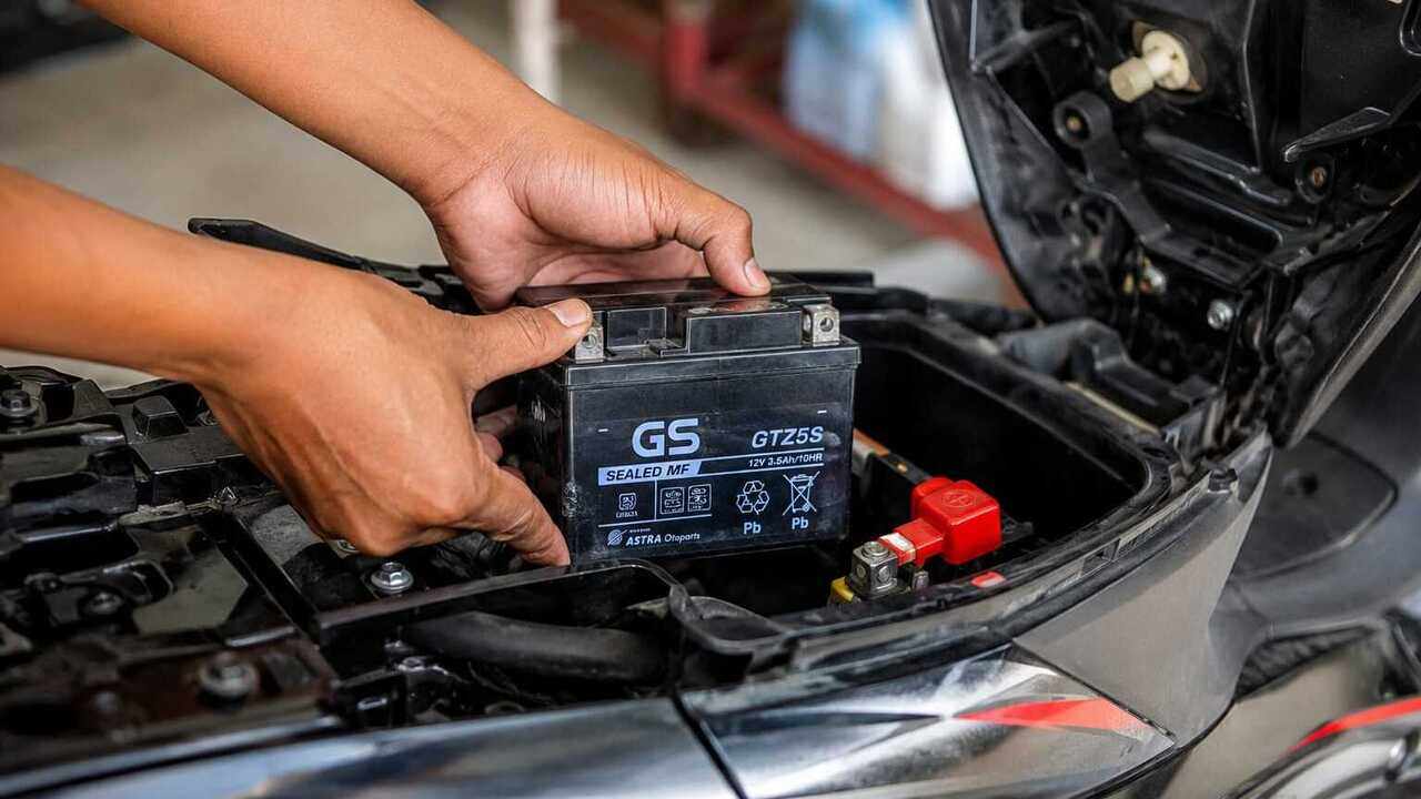 Jangan Tunggu Mogok! Ini Ciri Aki Motor Lemah
